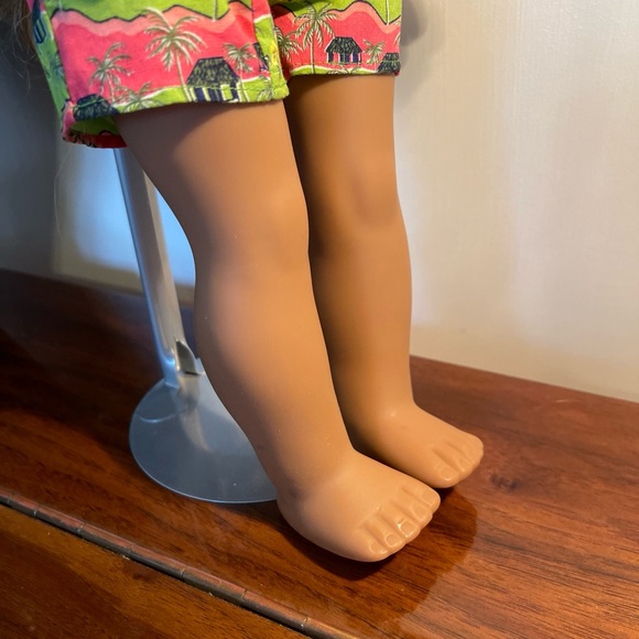 Retired Lea American Girl of Year 2016 - 18” Doll w Hawaiian Outfit - Picture 5 of 11